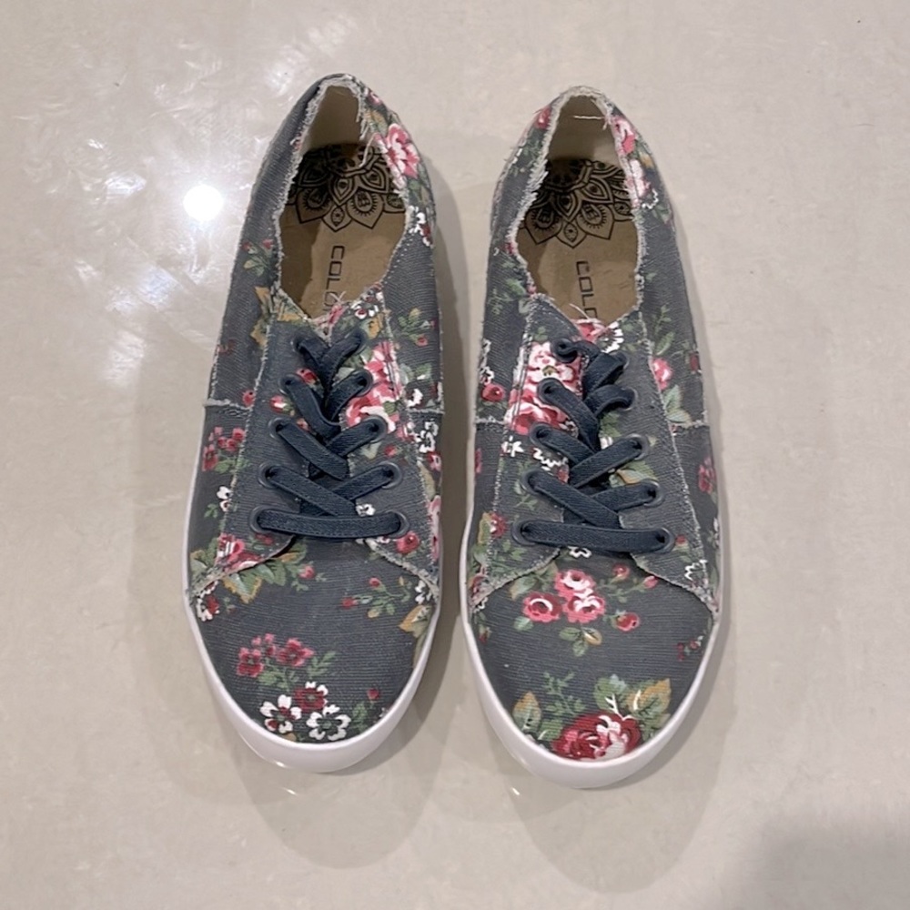 Colorado Elven Grey Floral Canvas - Picture 2 of 7